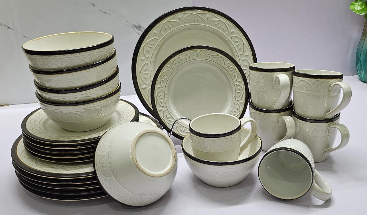 IMG-20240504-WA0088 24pcs ceramic Dinner sets - Image 1