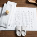 White cotton bathmats - Image 2